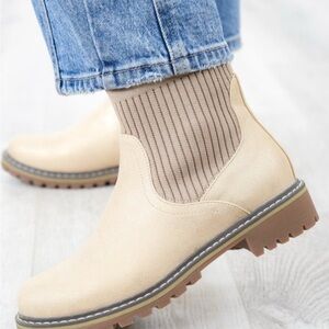 NWOT Corky’s Metallic Washed Cabin Fever Ankle Boots Size 7